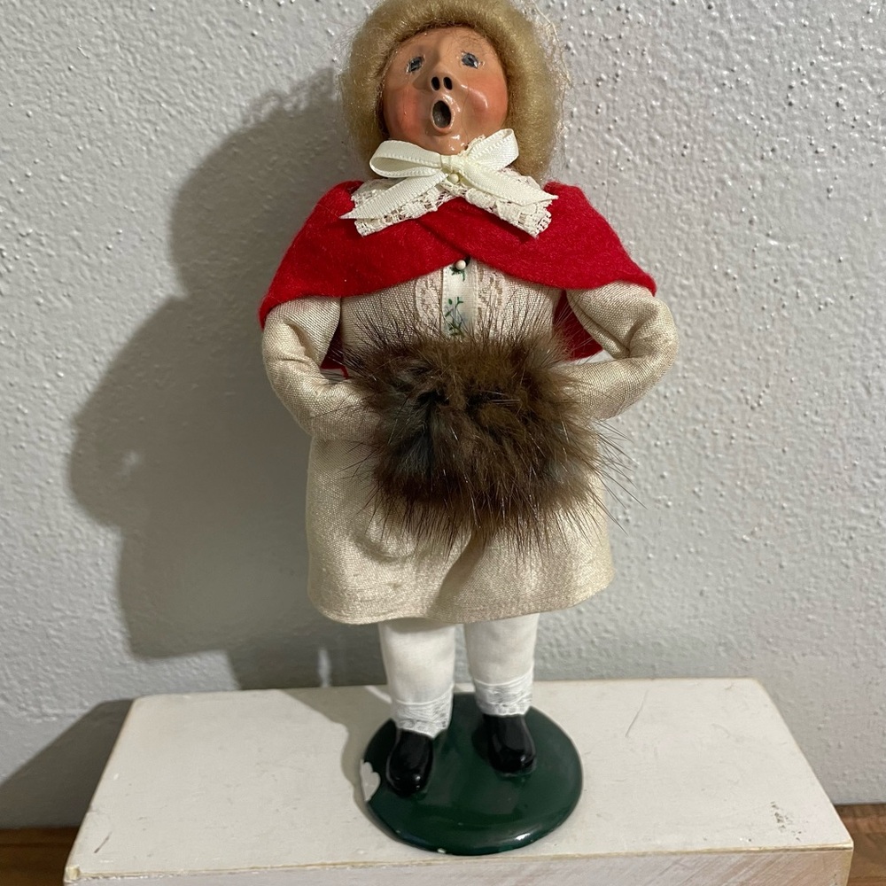 Vintage Byers Choice Carolers 1989 Woman Red Cape Christmas Figurine Holiday Dec